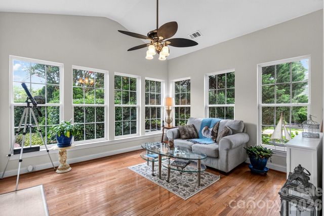 127 Corona Circle, Mooresville, NC 28117