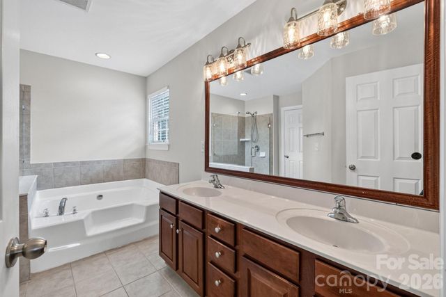 127 Corona Circle, Mooresville, NC 28117