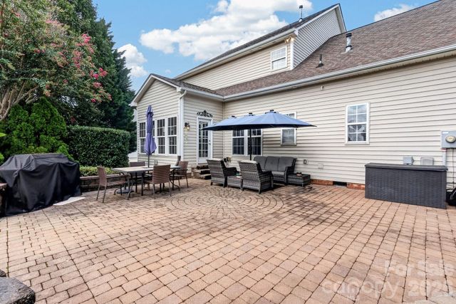 127 Corona Circle, Mooresville, NC 28117