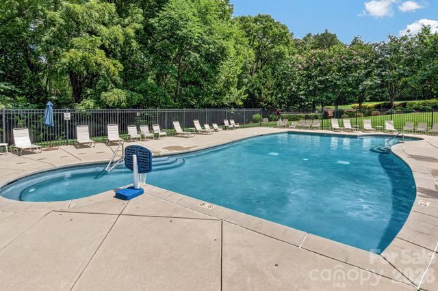 127 Corona Circle, Mooresville, NC 28117