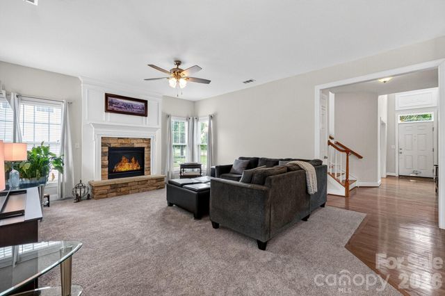 127 Corona Circle, Mooresville, NC 28117