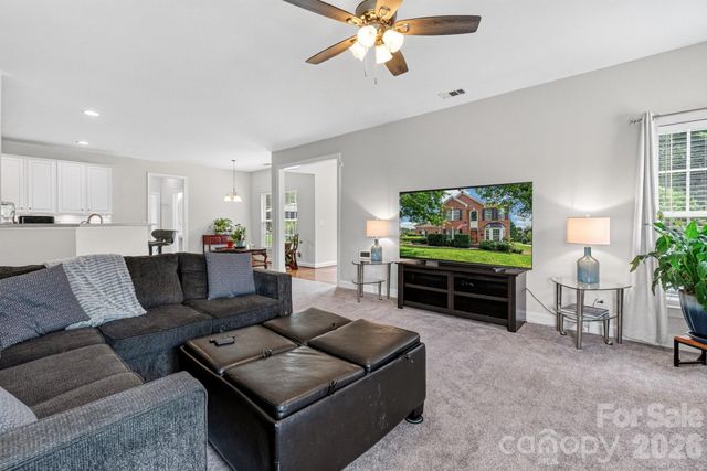 127 Corona Circle, Mooresville, NC 28117