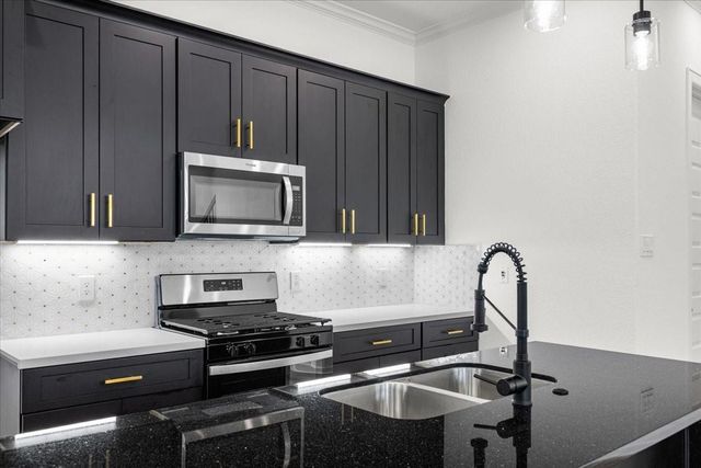 5011 Elizabeth City Street, Houston, TX 77021