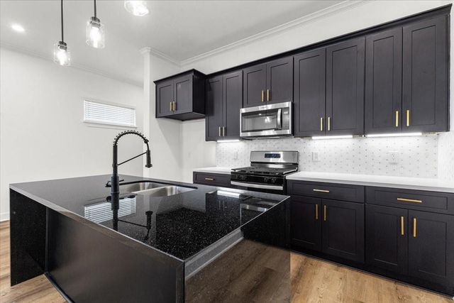 5011 Elizabeth City Street, Houston, TX 77021