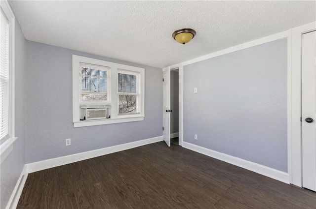 1915 S Overton Avenue, Independence, MO 64052