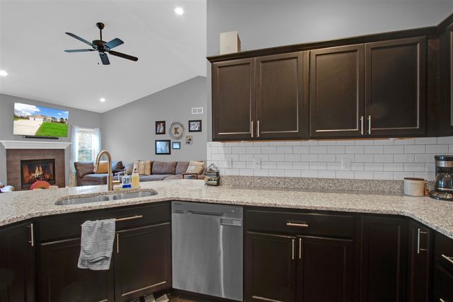 6177 Boulder Drive, Flushing, MI 48433