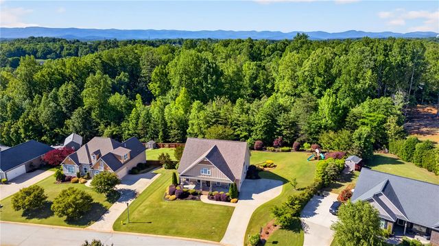 6 Setting Sun Lane, Travelers Rest, SC 29690