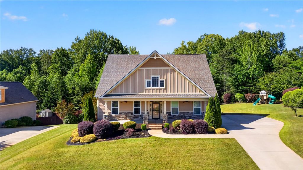 6 Setting Sun Lane, Travelers Rest, SC 29690
