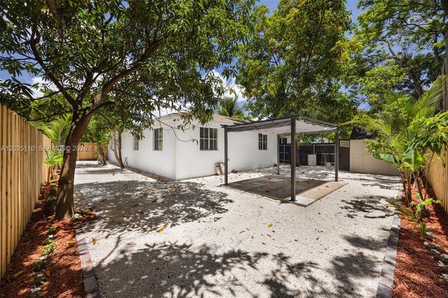 10204 SW 173rd St, Miami, FL 33157