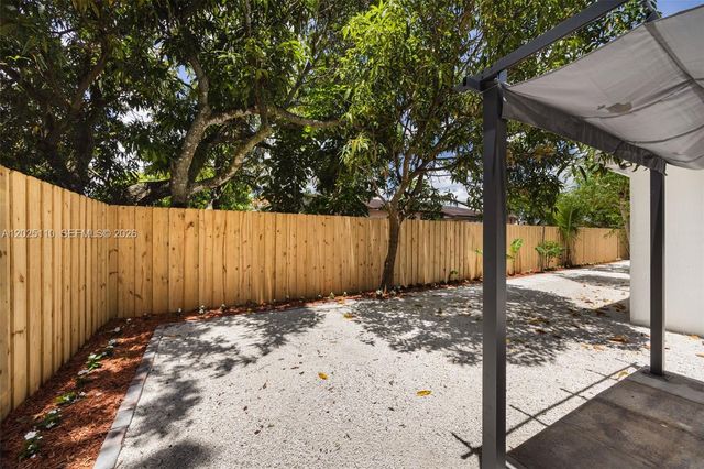 10204 SW 173rd St, Miami, FL 33157