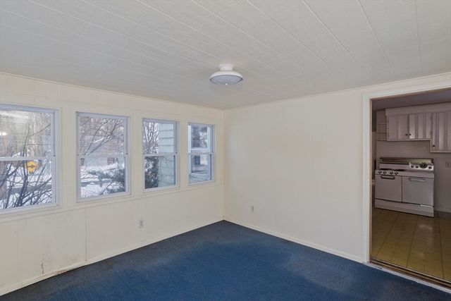 54 Dudley St, Springfield, MA 01095