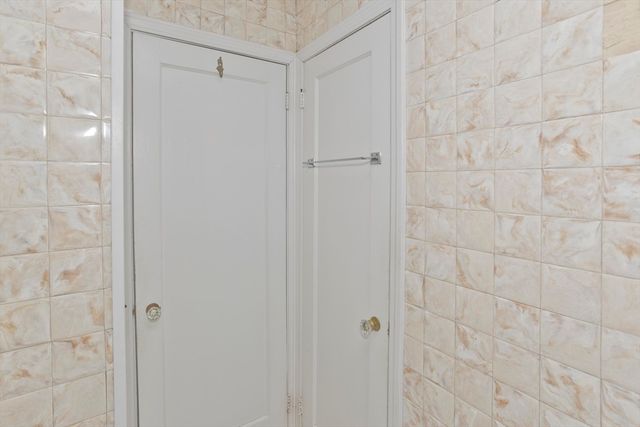 54 Dudley St, Springfield, MA 01095