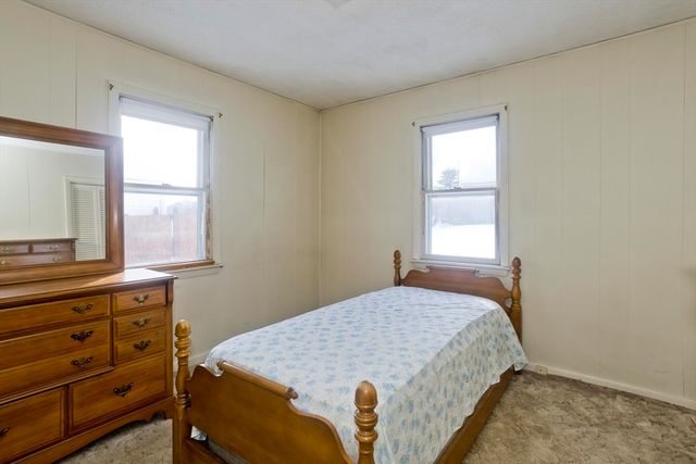 54 Dudley St, Springfield, MA 01095