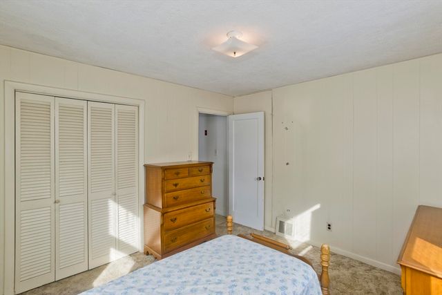 54 Dudley St, Springfield, MA 01095