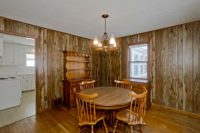 54 Dudley St, Springfield, MA 01095