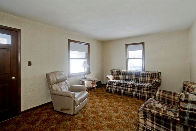 54 Dudley St, Springfield, MA 01095