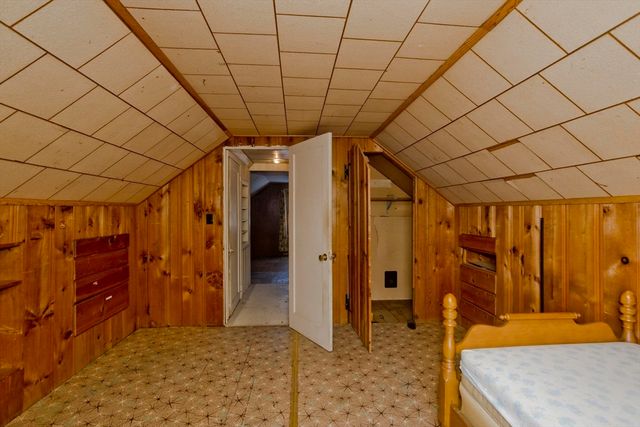 54 Dudley St, Springfield, MA 01095