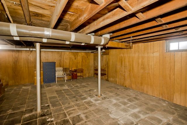 54 Dudley St, Springfield, MA 01095