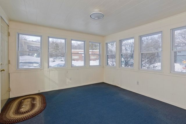 54 Dudley St, Springfield, MA 01095