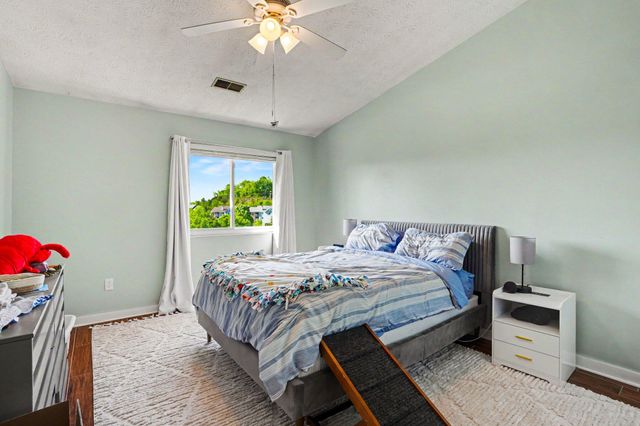 440 Lakeview Drive, 12, Newport, KY 41071