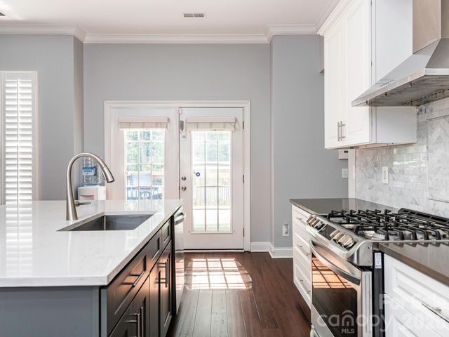 1409 Shade Tree Court, Matthews, NC 28104