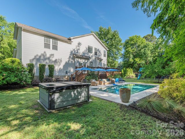 1409 Shade Tree Court, Matthews, NC 28104