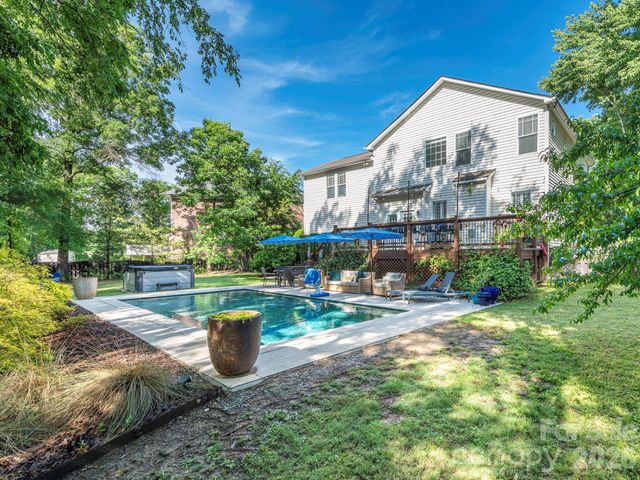 1409 Shade Tree Court, Matthews, NC 28104
