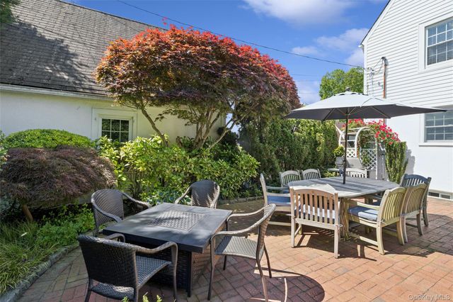 153 Roxbury Road, Garden City, NY 11530