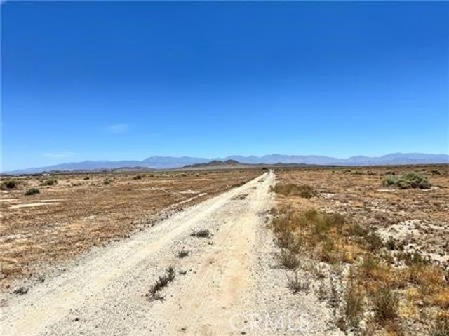 125 STE VIC AVE, Lancaster, CA 93535