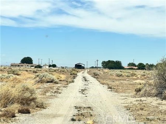 125 STE VIC AVE, Lancaster, CA 93535
