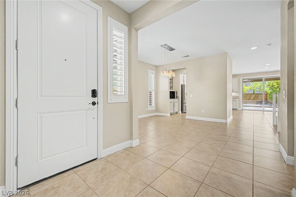 2568 Iron Crest Lane, Las Vegas, NV 89138 — photo 4