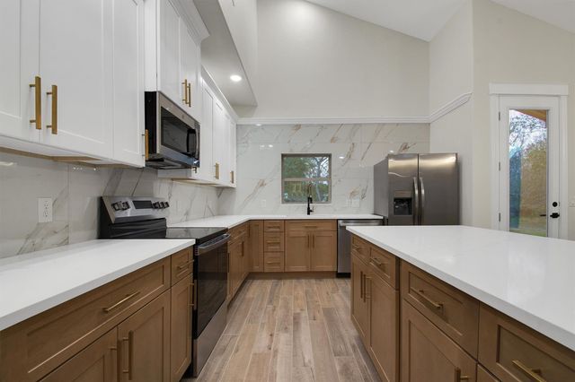 346 Nene LN, Bastrop, TX 78602