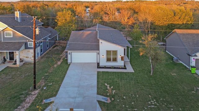 346 Nene LN, Bastrop, TX 78602