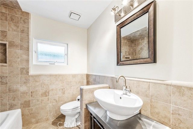 5042 Bluejay Circle, Huntington Beach, CA 92649