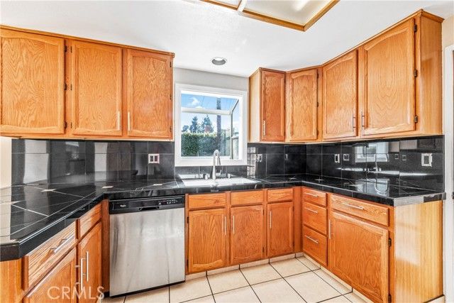 5042 Bluejay Circle, Huntington Beach, CA 92649