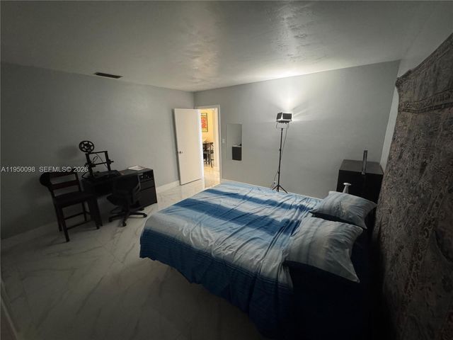 1825 Cleveland Street 15, Hollywood, FL 33020