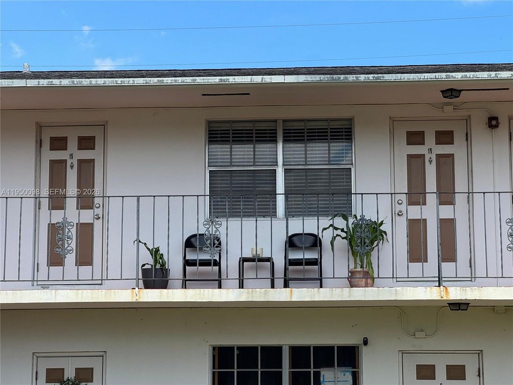 1825 Cleveland Street 15, Hollywood, FL 33020