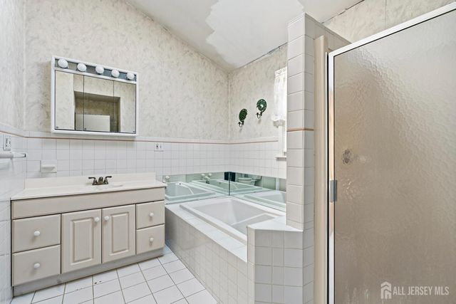 25 Evergreen Street, Spotswood, NJ 08884