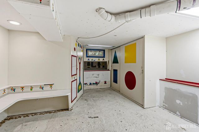 25 Evergreen Street, Spotswood, NJ 08884