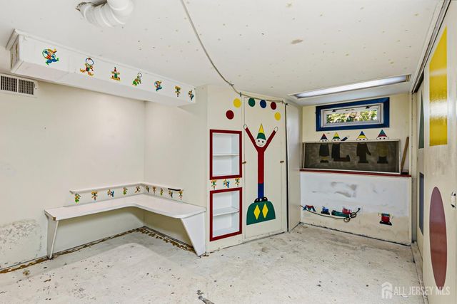 25 Evergreen Street, Spotswood, NJ 08884