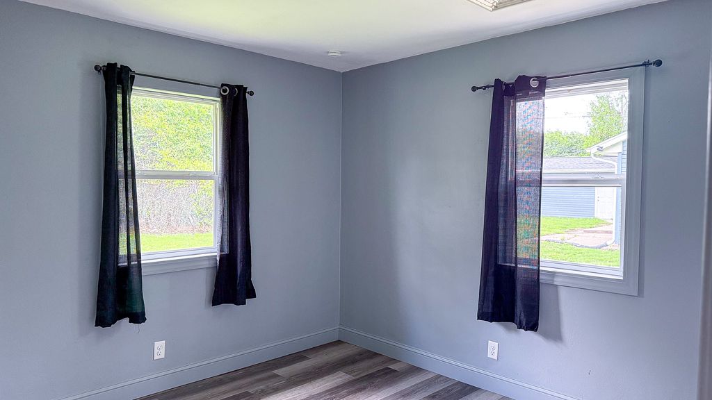 Image 24 of property listing at 1320 Hedge Road, Champaign, IL 61821