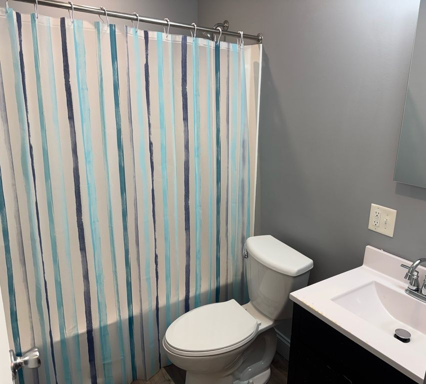 Image 28 of property listing at 1320 Hedge Road, Champaign, IL 61821