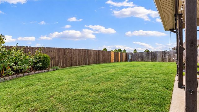 4439 W Divide Drive, Fayetteville, AR 72704