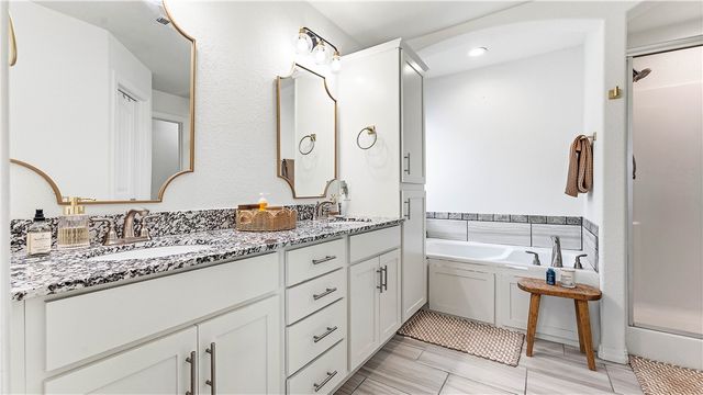 4439 W Divide Drive, Fayetteville, AR 72704