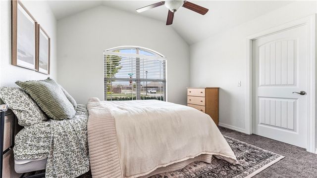 4439 W Divide Drive, Fayetteville, AR 72704