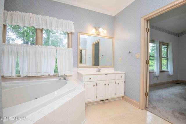 103 Farmington Place, Clinton, TN 37716