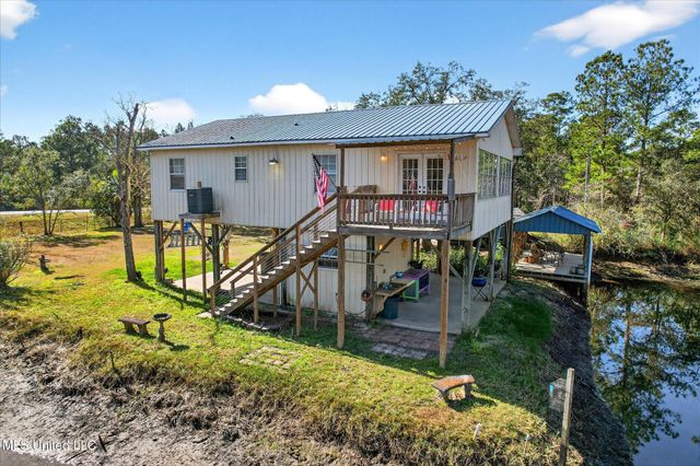 10008 Willow Street, Bay Saint Louis, MS 39520