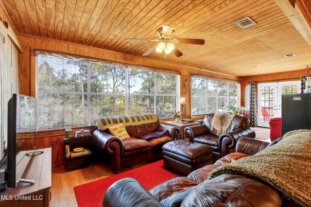 10008 Willow Street, Bay Saint Louis, MS 39520