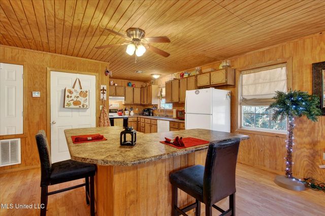 10008 Willow Street, Bay Saint Louis, MS 39520