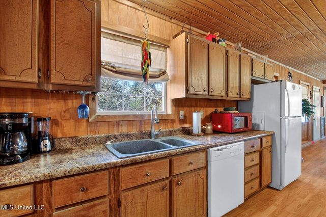 10008 Willow Street, Bay Saint Louis, MS 39520